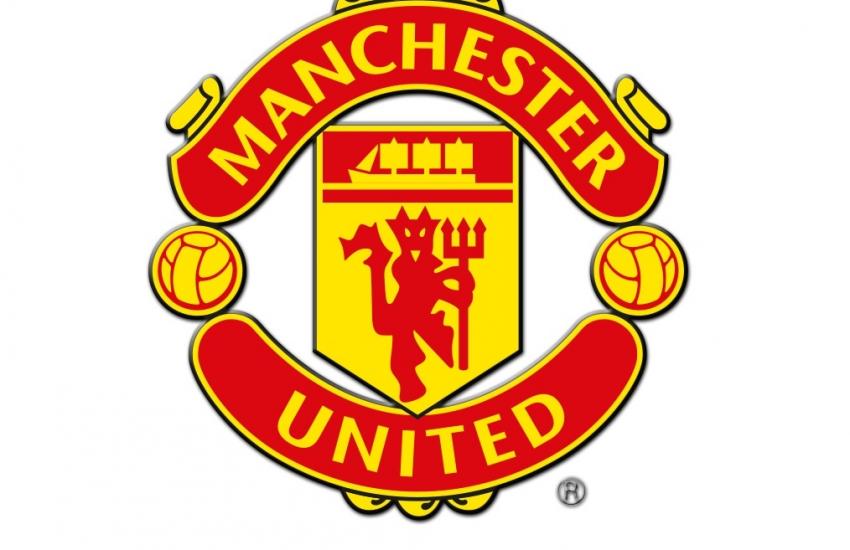 Manchester United beats League leaders Chelsea 2 - 0 at Old Trafford
